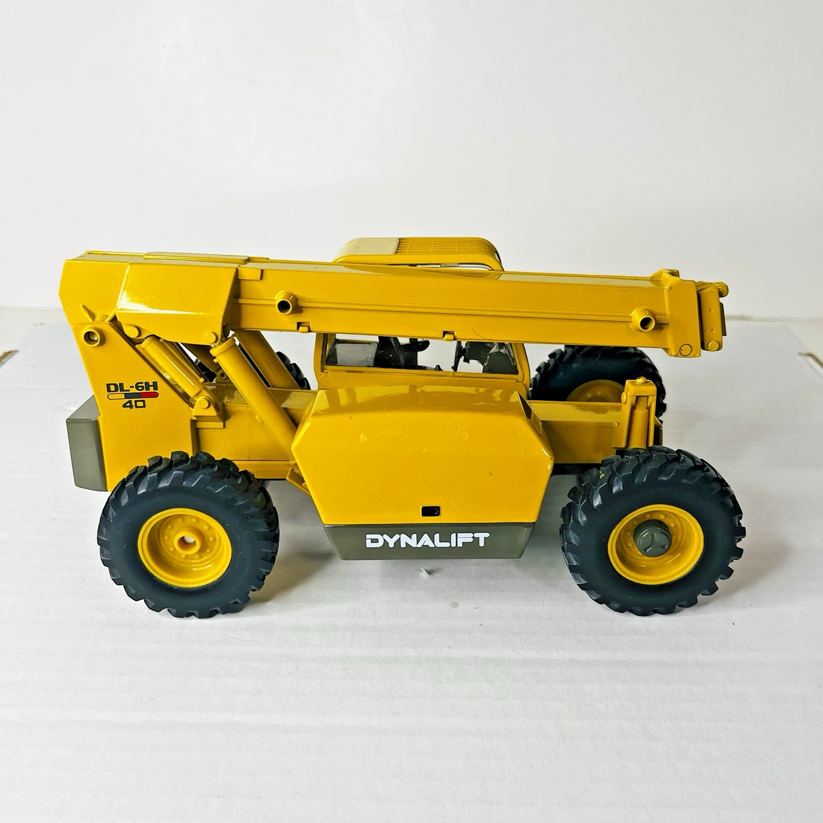 GEHL Telescopic Handler DL-6L Die Cast 1/25 Truck Model Missing Parts – READ