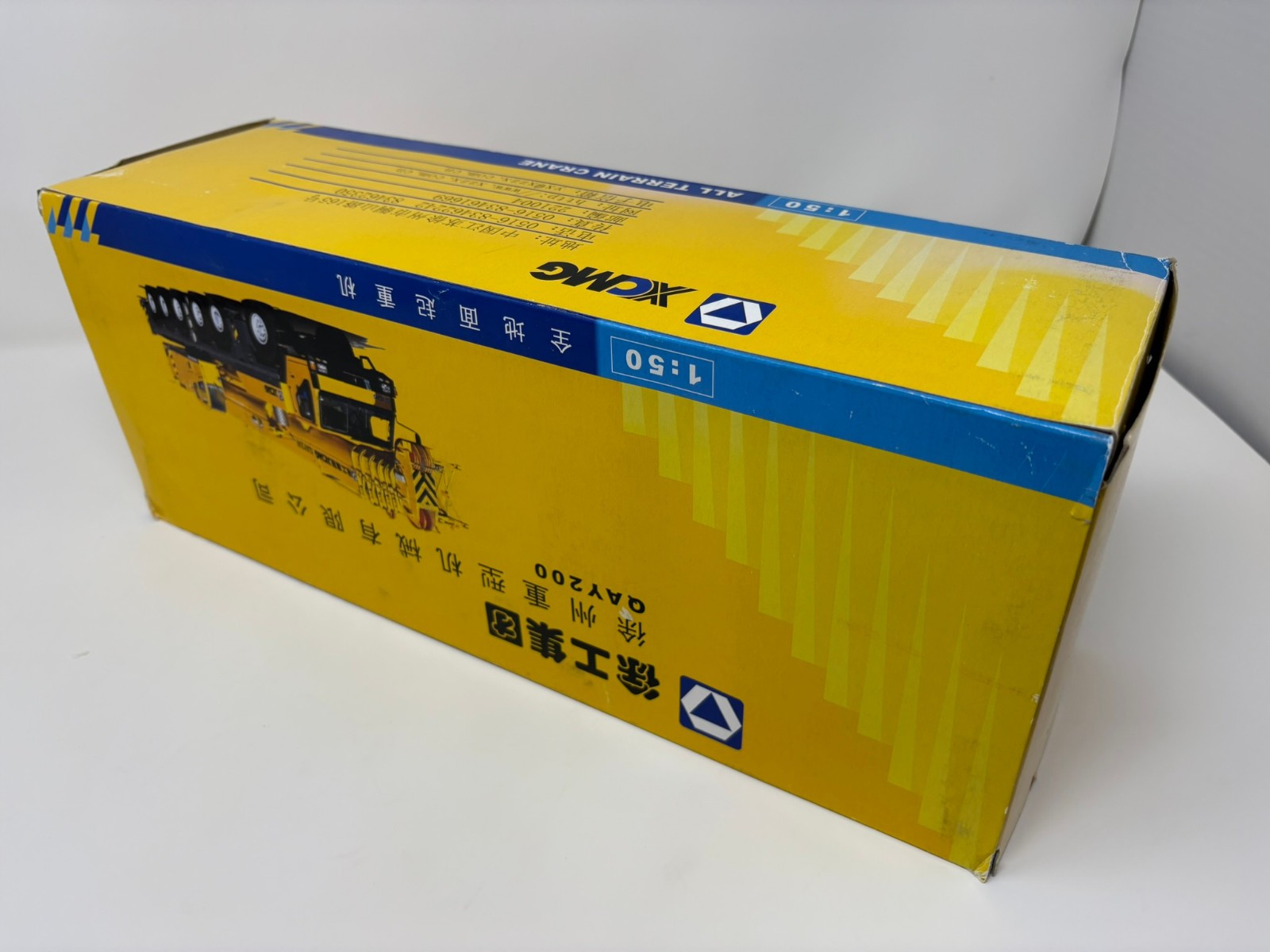 XCMG QAY200 Mobile Crane – China 1:50 Scale Diecast Model New