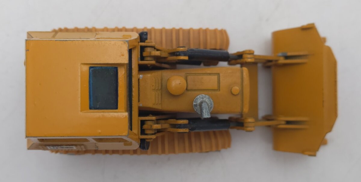 NZG 116 1:50 Scale Diecast Caterpillar 955K Kettenlader (Track Loader)/Box