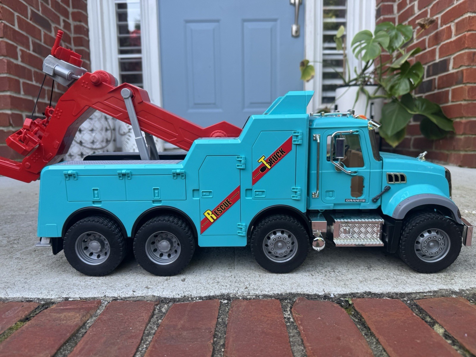 Bruder 1/16 Mack Granite Recovery & Towing Tow Truck