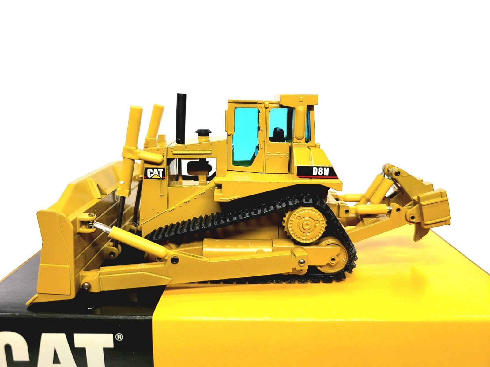 Caterpillar Cat D8N Dozer with Ripper – NZG 1:50 Scale Diecast Model #233 New