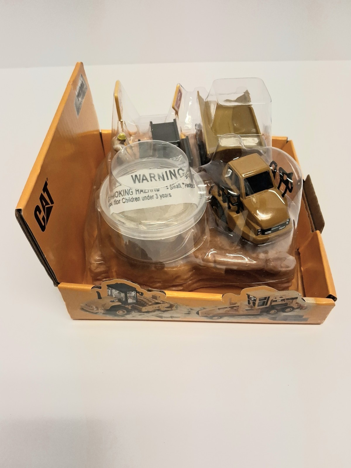 Cat 1/87 Earth Movers Diecast Masters 730 Caterpillar Wheel Hauler Diecast Model