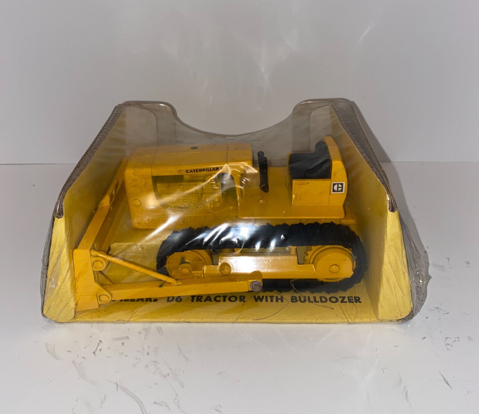 1/16 Caterpillar D6 CAT crawler in BUBBLE BOX MINT Stock no. 301 NIB