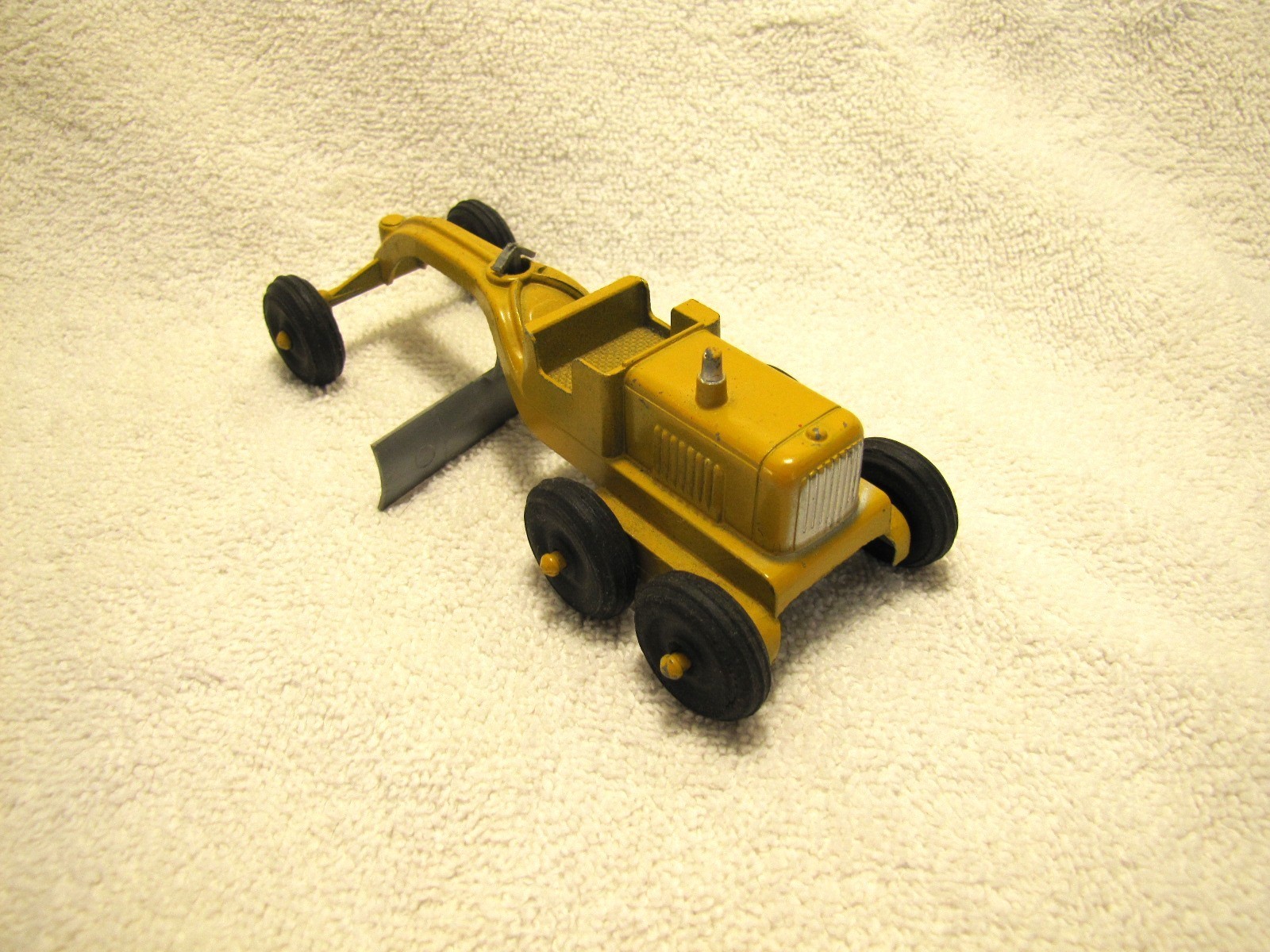 VINTAGE 1950’S TOOTSIE TOY ROAD GRADER SCRAPER TRACTOR 1/43 GREAT CONDITION