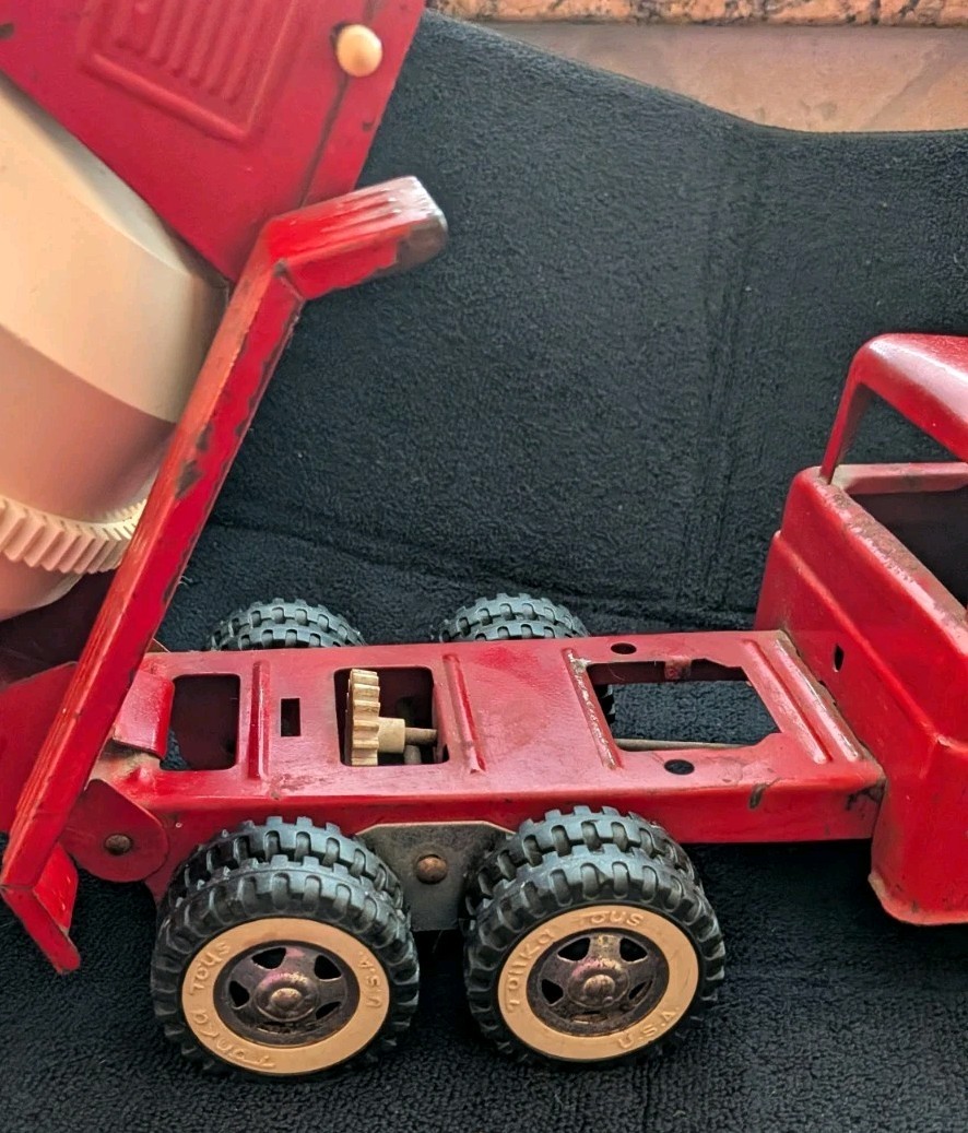 Vintage 1960s Tonka Cement Mixer Truck No. 620. 10 Wheel. Crushed Steel. No Chut