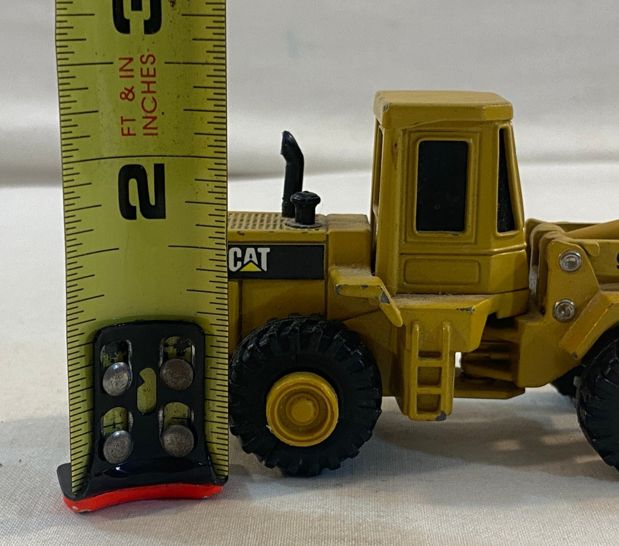 Pair ERTL Diecast CAT Dump Truck + Front Loader Toys
