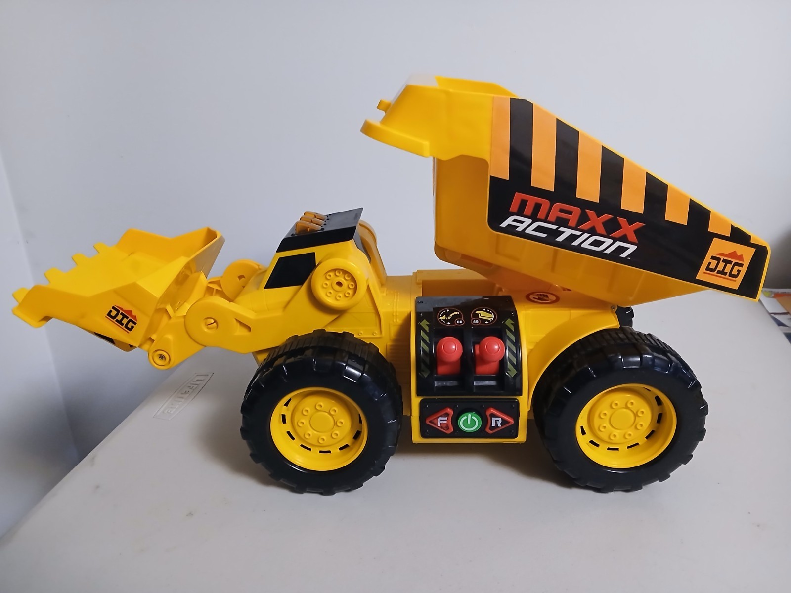 Maxx Action Large 2-in-1 Dig Rig Dump Truck Lights Sounds used good condition