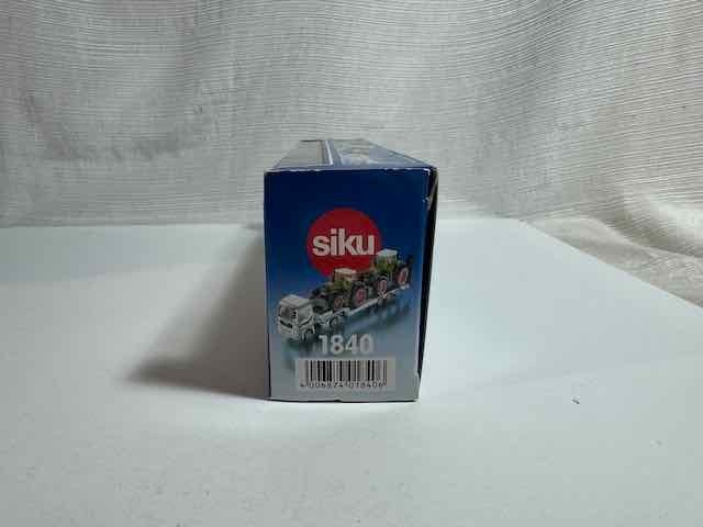 Siku Low loader with Fendt Tractors #1840 Nib Collectors Quality Condition