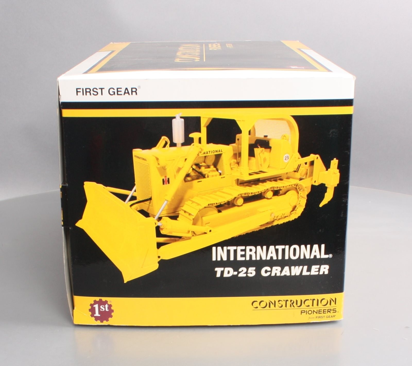 First Gear 79-0156 1:25 DieCast Construction Pioneer International TD-25 Crawler