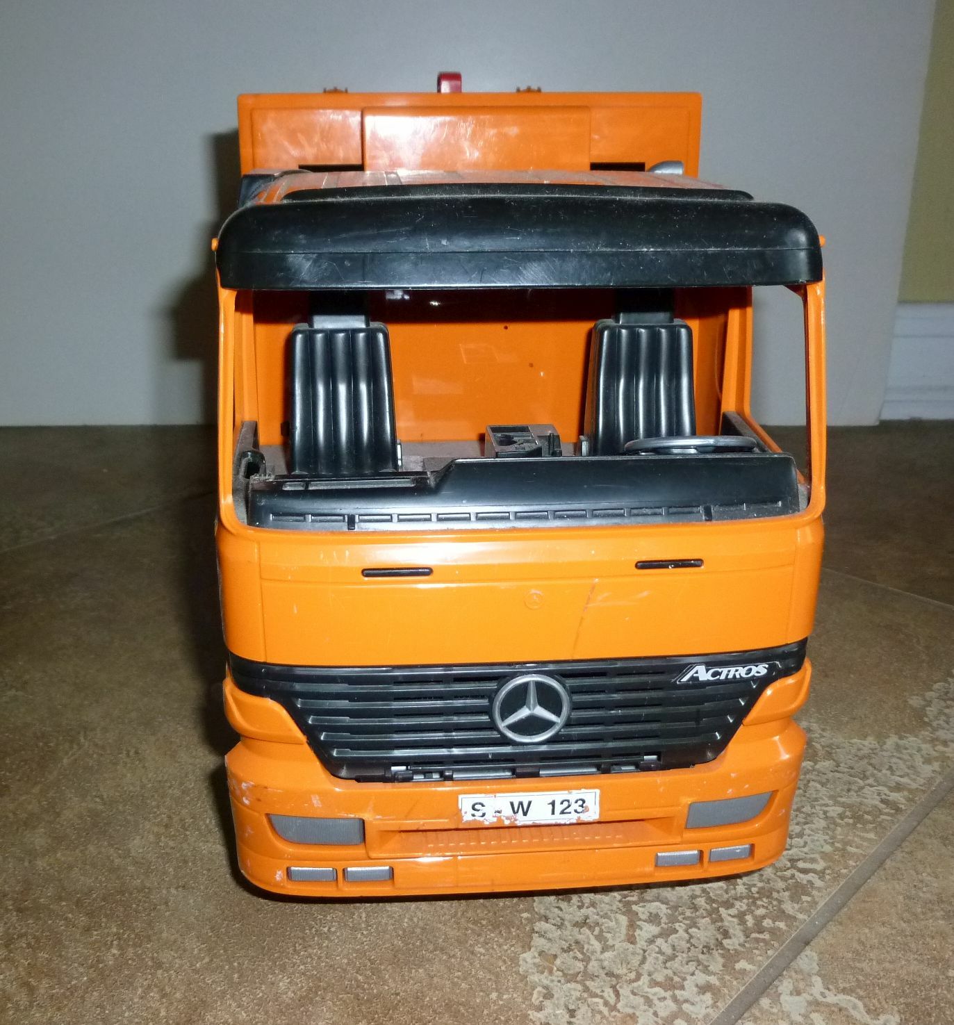 BRUDER MERCEDES BENZ ACTROS 4143 ORANGE RECYCLING TRUCK FÜRTH MADE IN GERMANY