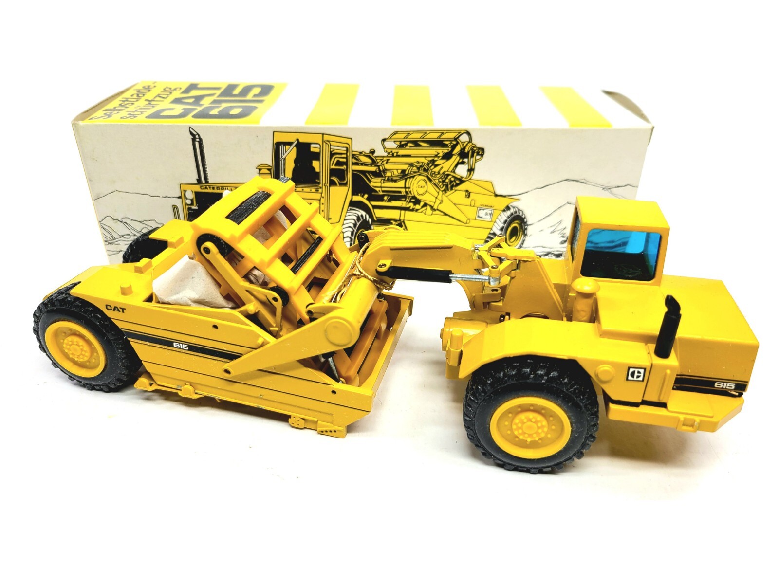 Caterpillar Cat 615 Elevating Scraper – NZG 1:50 Scale Diecast Model #260 New