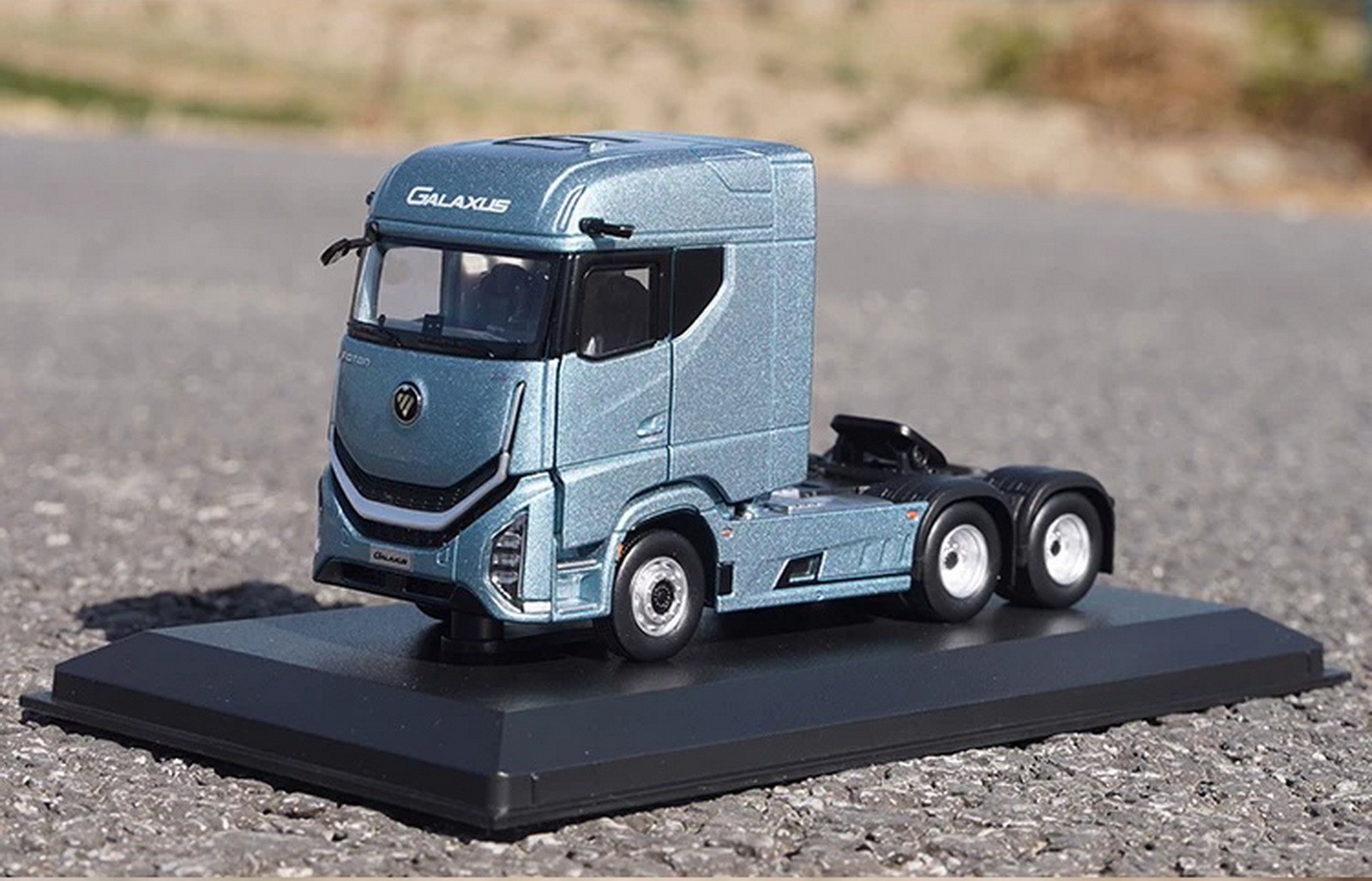 1/50 Scale Foton Dailmer Auman Galaxus Truck Tractor Diecast Car Model Toy Gift