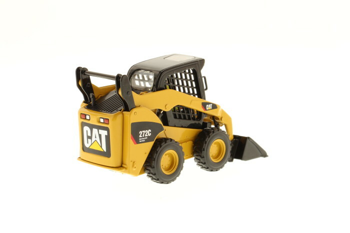 1:32 DIECAST MASTERS *CATERPILLAR* CAT 272C Skidsteer Loader *85167* NIB