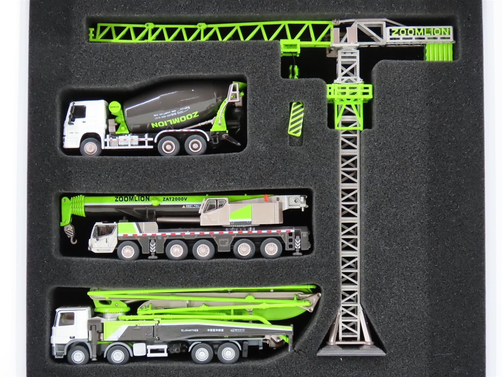 Zoomlion Products Set with Vehicles & Tower Crane – China 1:100 Scale Model New
