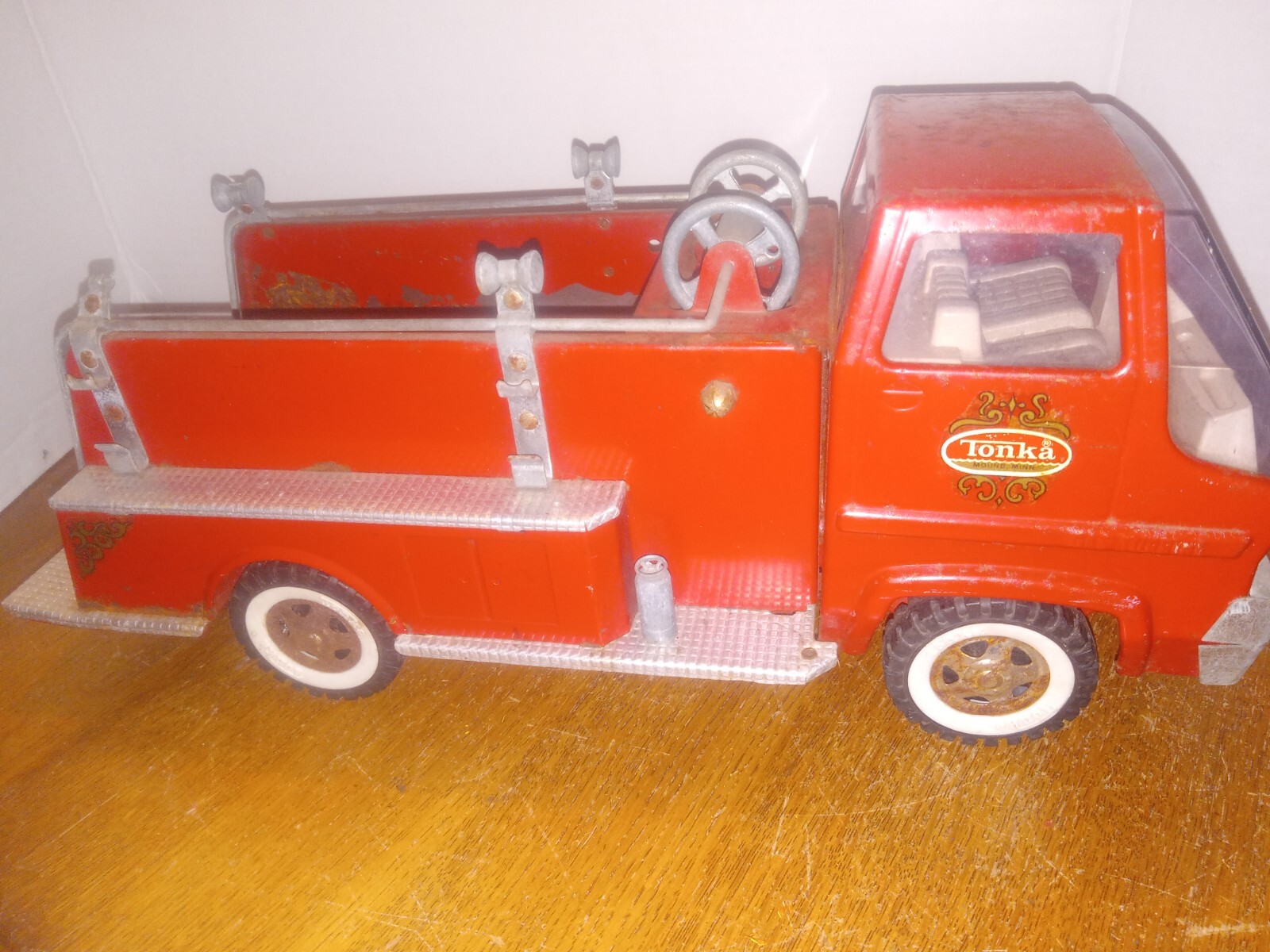 VINTAGE TONKA RED TURBINE PUMPER FIRE TRUCK PRESSED STEEL TOY