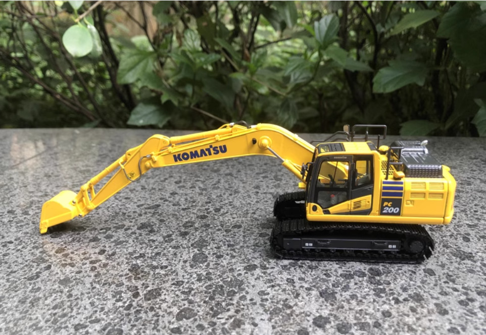 1:50 KOMATSU PC200-11 Excavator Construction Machine Equipment Diecast Model
