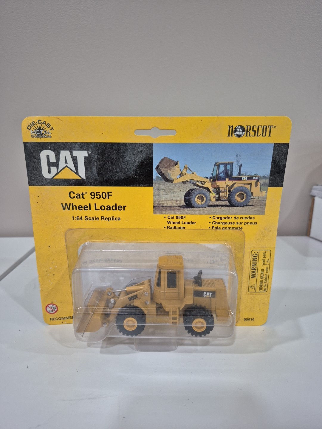 Vintage 1998 Norscot CAT 950F Wheel Loader 1:64 Scale Die Cast B28
