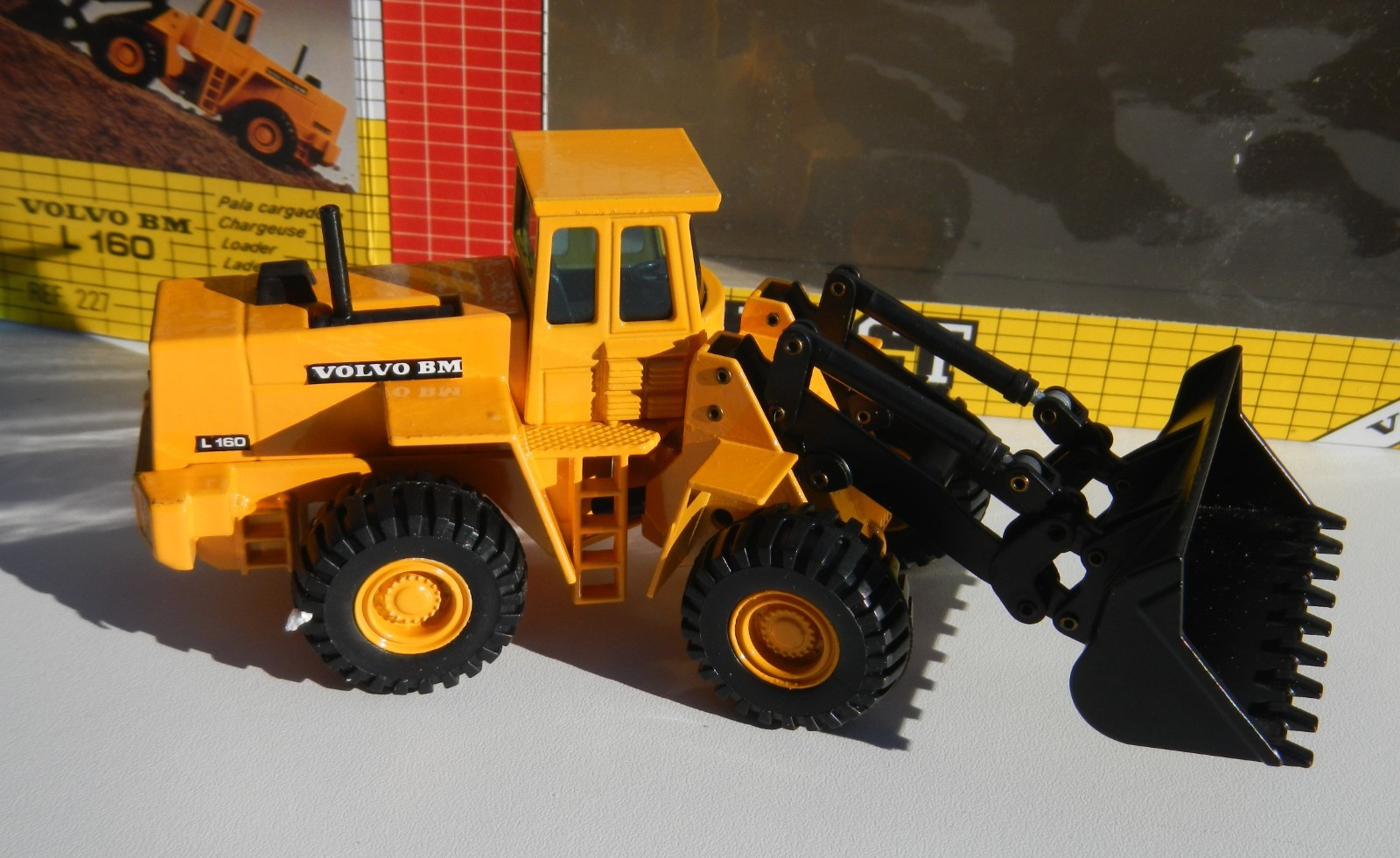 JOAL COMPACT VOLVO BM L160 LOADER 1:50