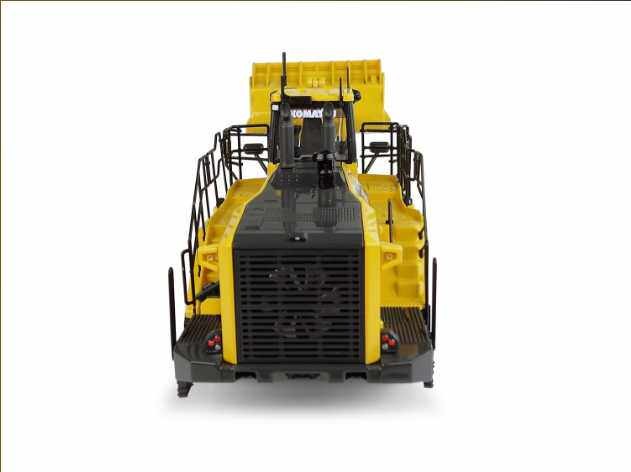 UH 8127 Komatsu WA600-8 Komatsu Wheel Loader Forklift Alloy Truck Model 1:50