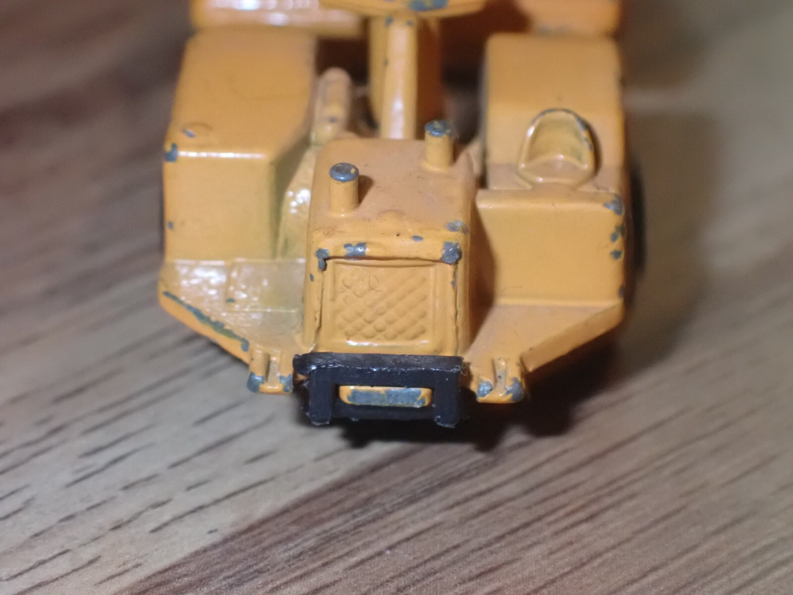 Lot of 2 Zee Toys Construction Vehicles P377 Scraper P380 Dump Truck