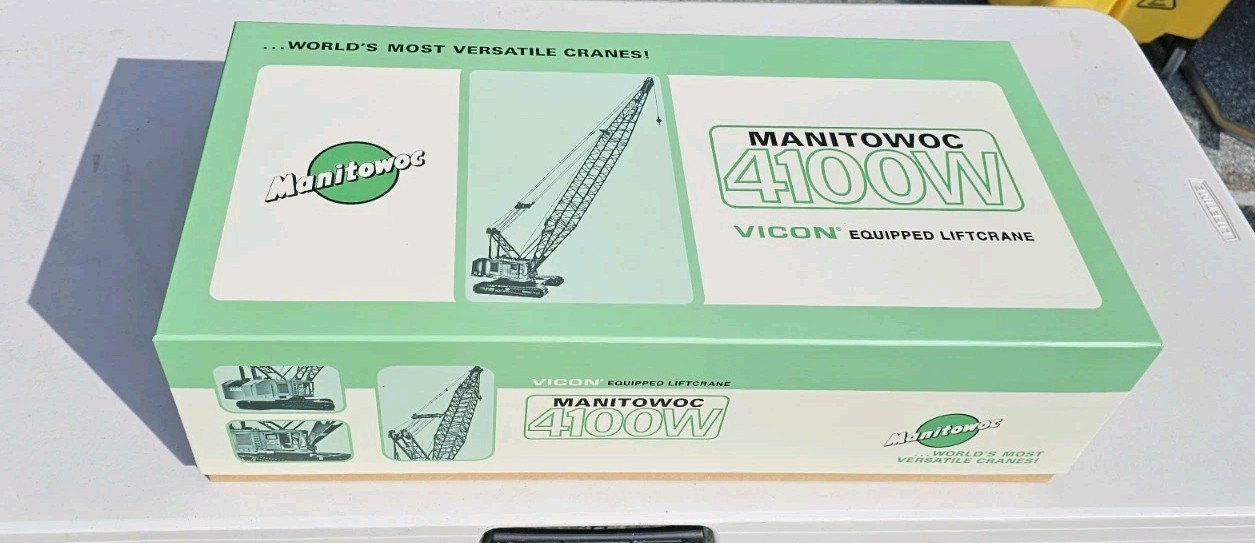 Vintage Manitowoc 4100W Vicon Crawler Crane 1/50 Scale Diecast Model Kit NIB