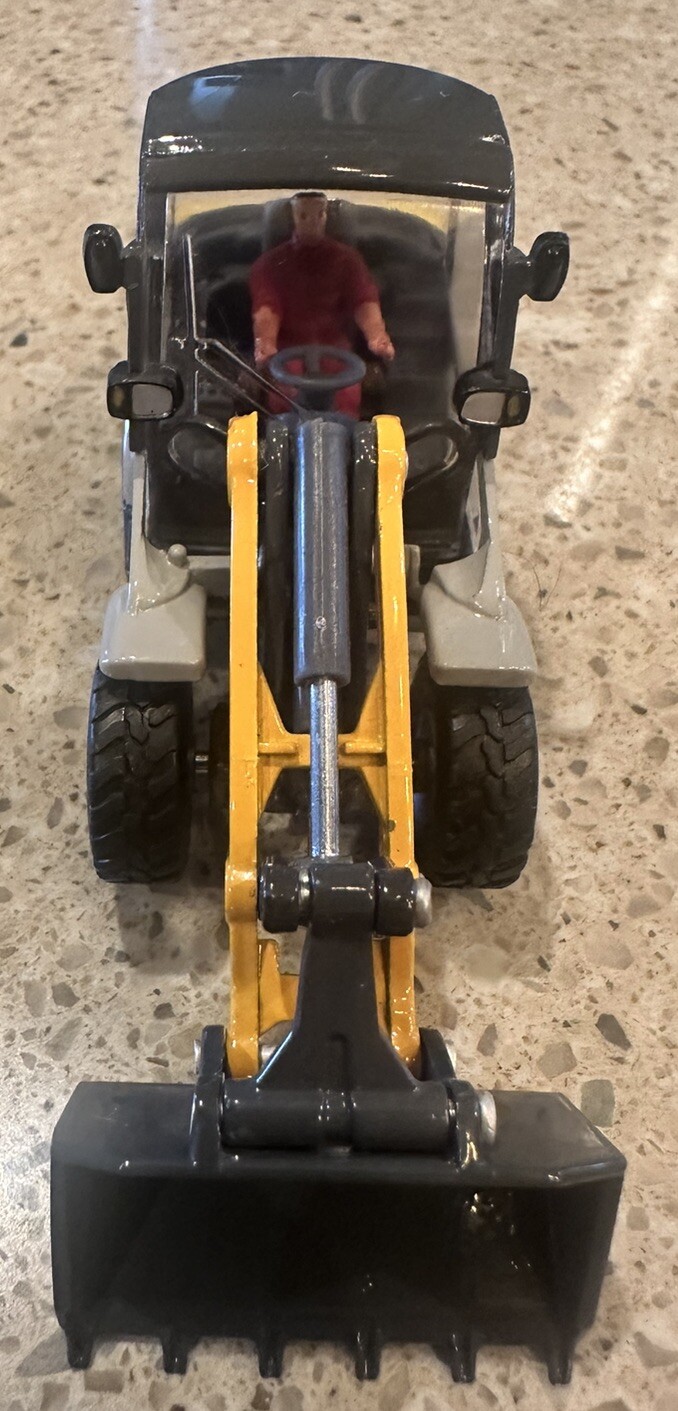 KDW~Four wheel loader Model Alloy Shovel Forklift Truck Diecast Engineering 1:50