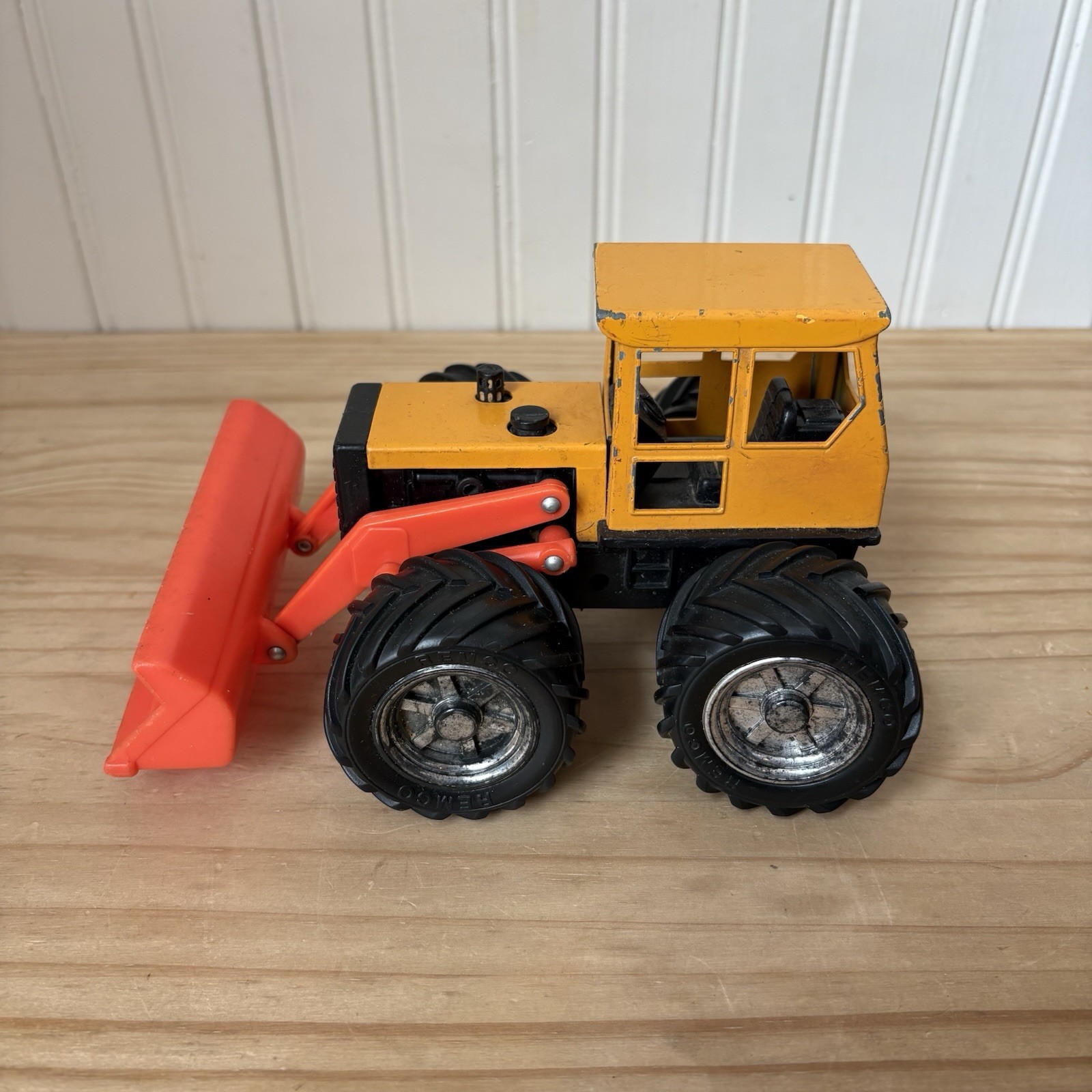 Vtg Remco Front End Loader Steel Body Construction Toy Truck Bucket Bulldozer 8”