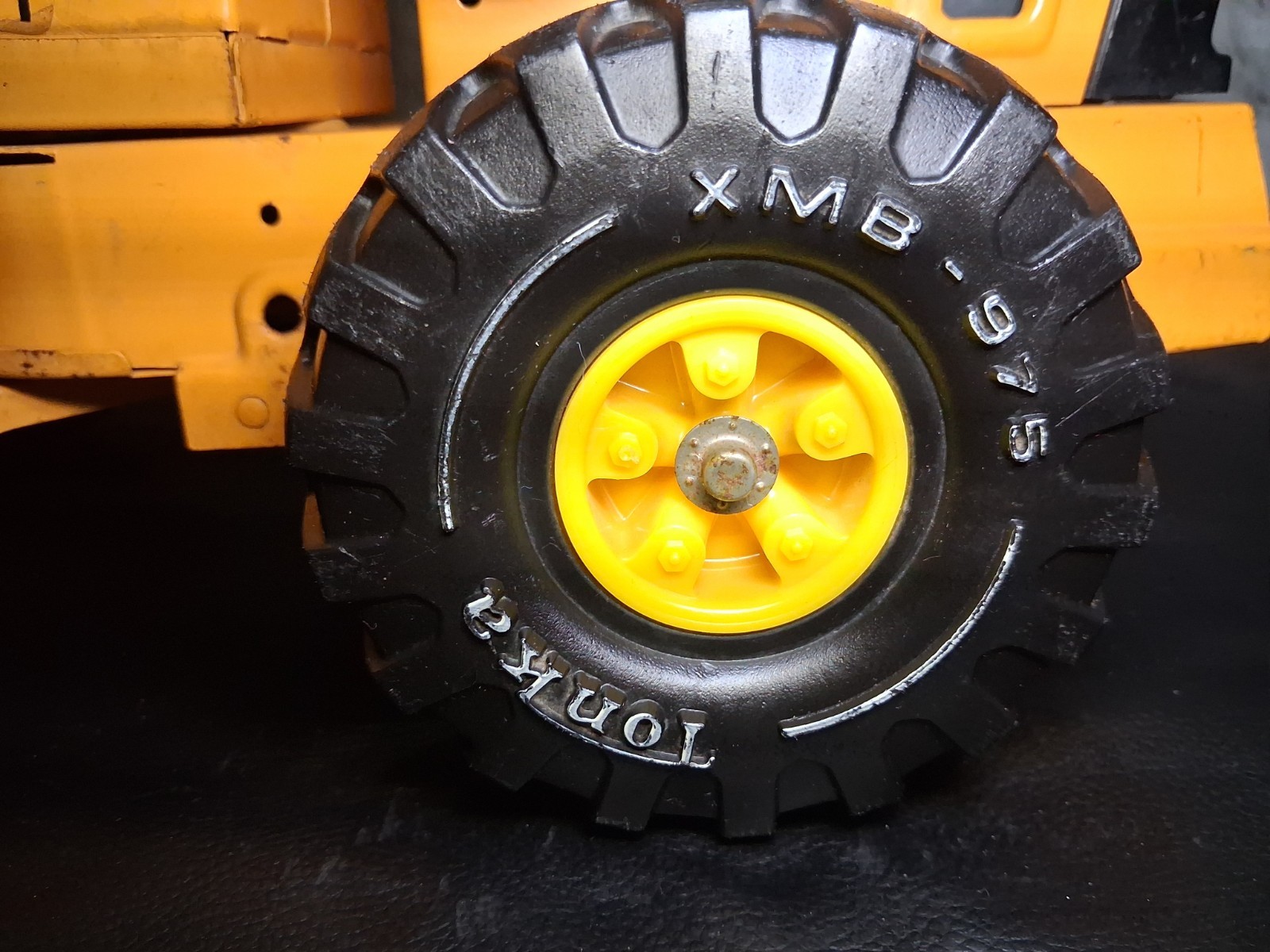 WOW! What a Beauty! Vintage Tonka XMB-975 Mighty Forklift Construction Toy 1975