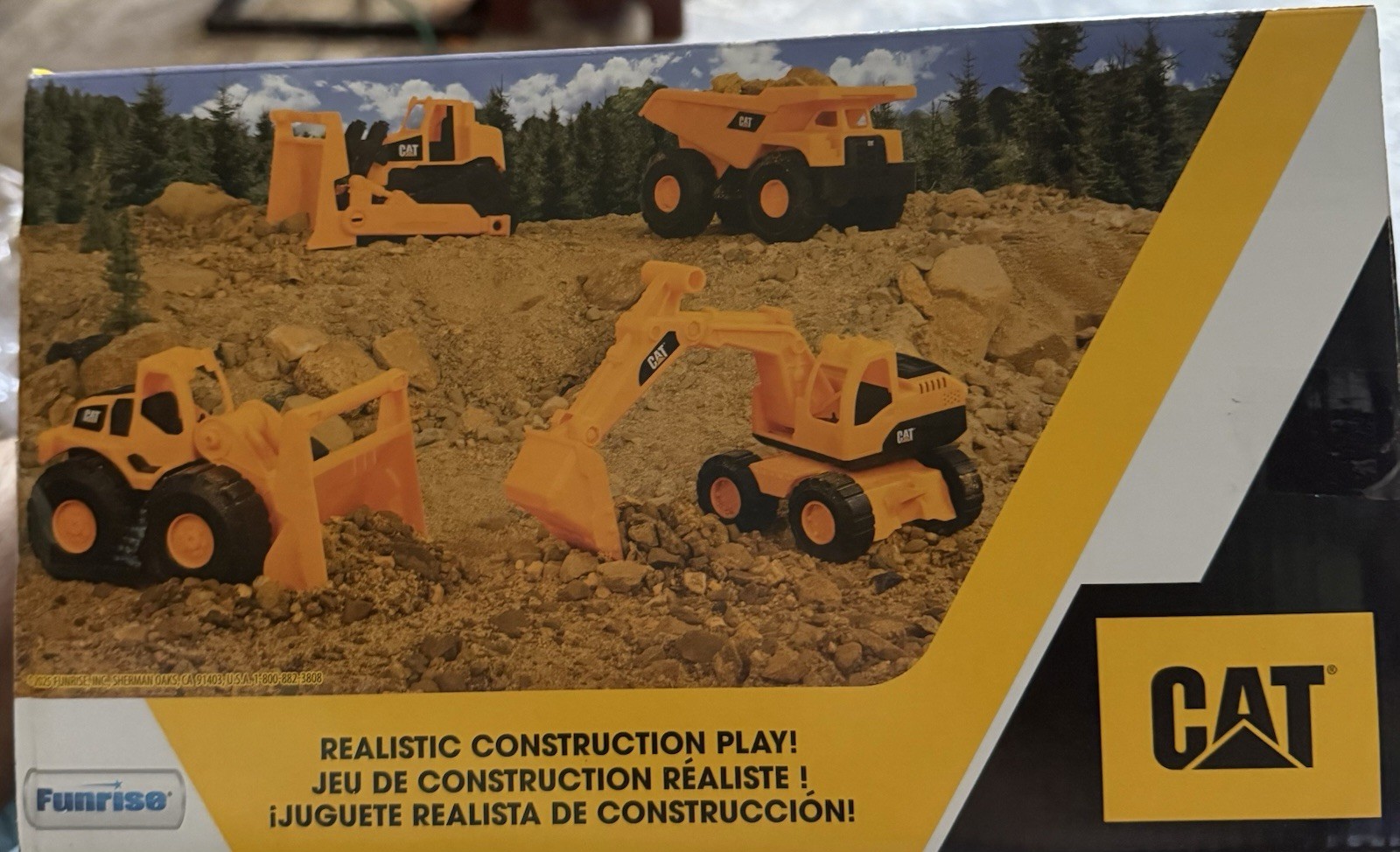 CAT Construction Fleet Dump Truck, 10″ Push-Powered Vehicle w/Real Working Parts