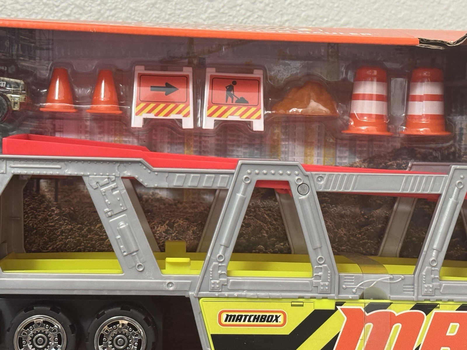Matchbox MBX Construction Hauler Set w/5 Pack MBX Construction II Cars New