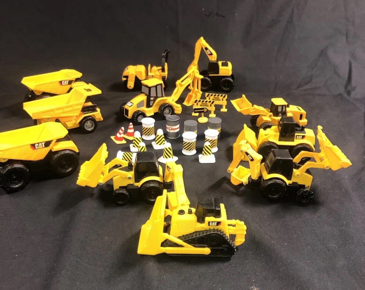 Caterpillar Construction Toy Plastic Mini Trucks lot Of 11 With Acessories.