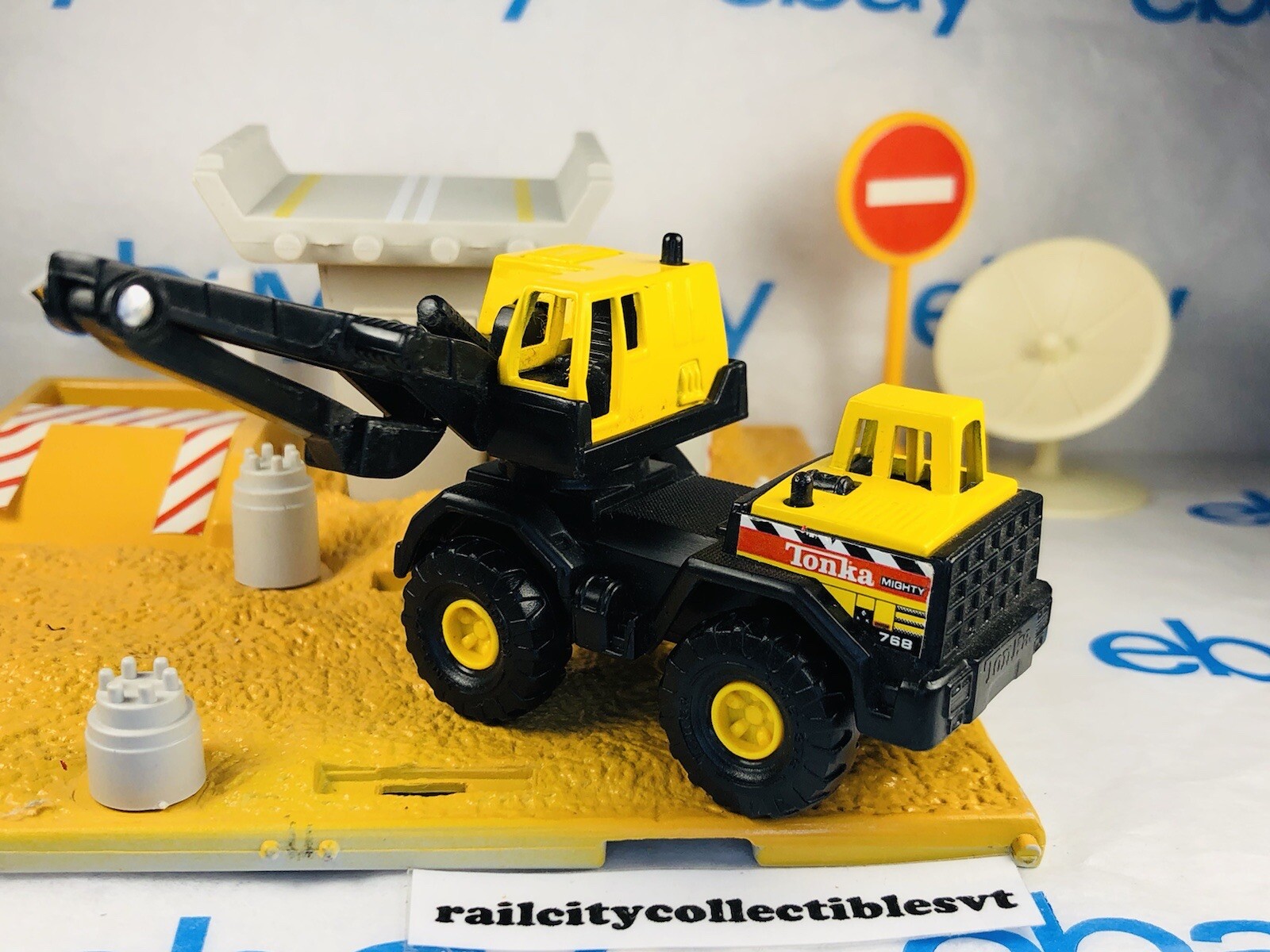 TONKA #768 RARE BACKHOE CONSTRUCTION TRUCK TOY 1999 VEHICLE 3″