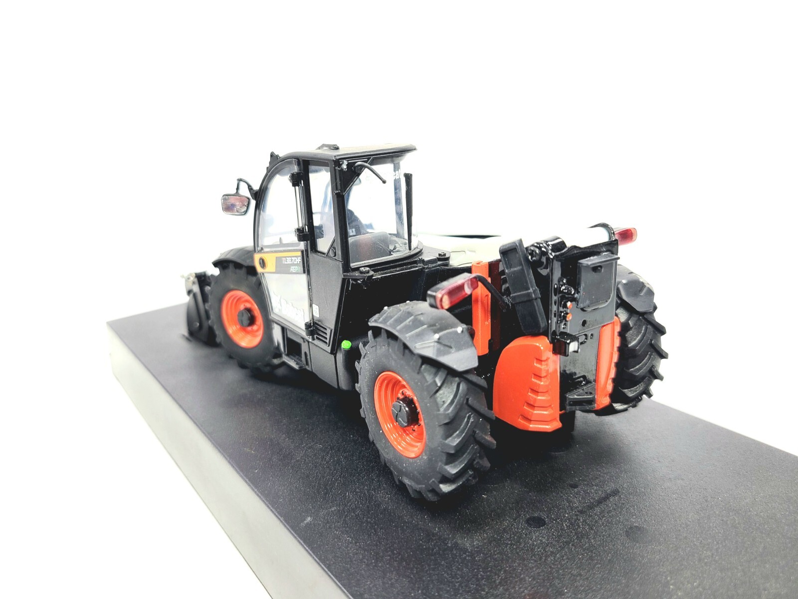 Bobcat TL38.70HF Telescopic Handler Universal Hobbies 1:32 Scale #UH5215 No Box