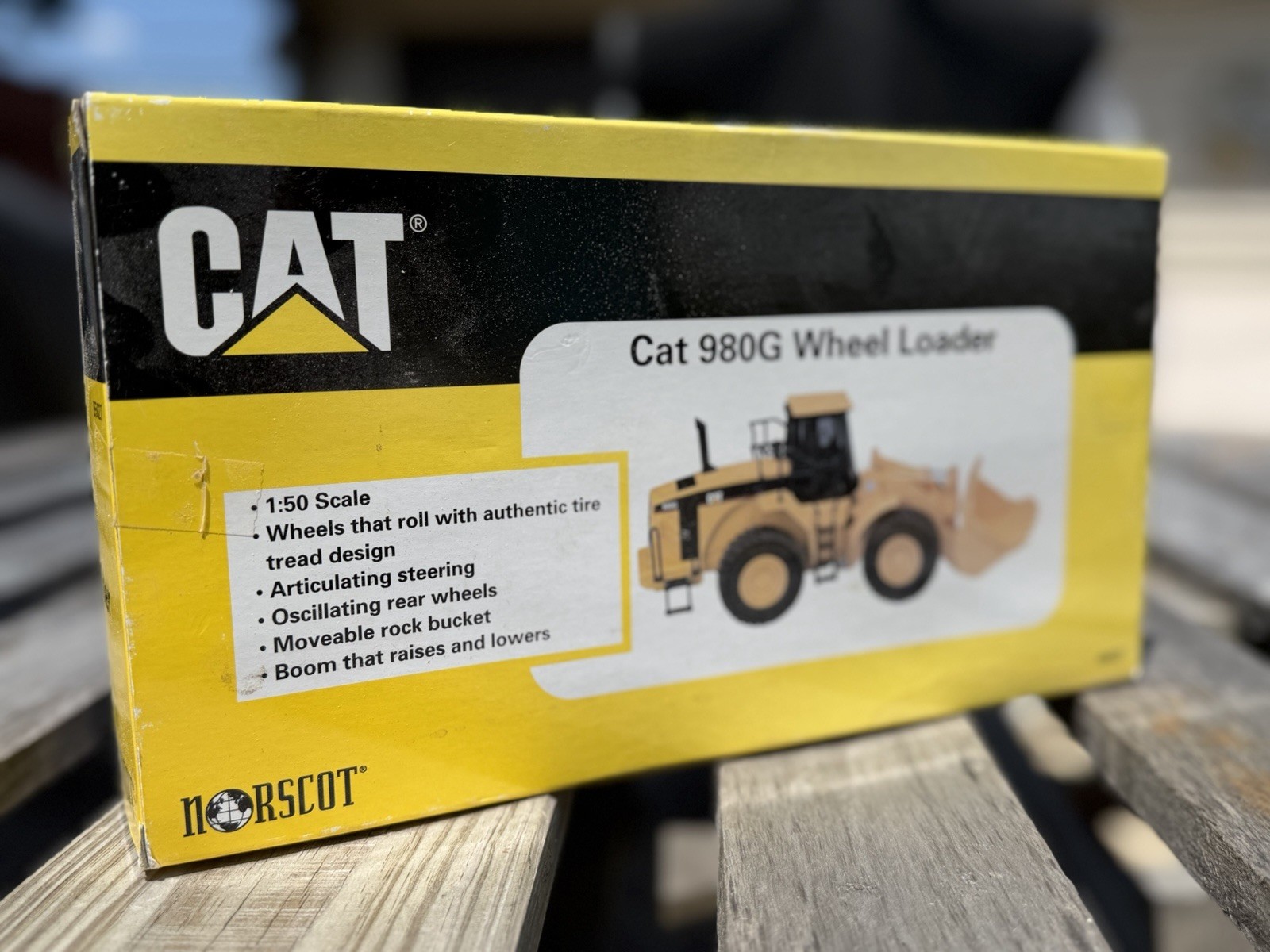 CAT 980G Wheel Loader 1:50 Die-Cast Norscot Model w/ Original Box