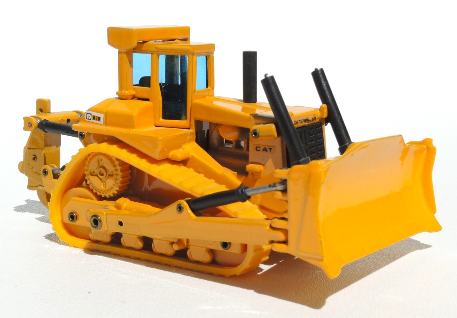 Caterpillar CAT D-10 Chain Tractor Joal Compact Die Cast Metal 1:70 Ref. 220