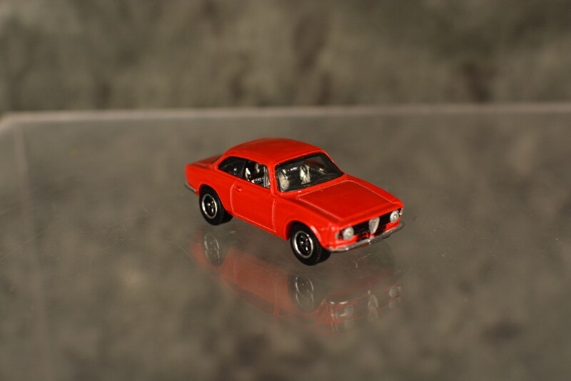 2006 Mattel Matchbox 1965 ALFA ROMEO GLULIA SPRINT GTA MB715 RED W/FREE SHIPPING
