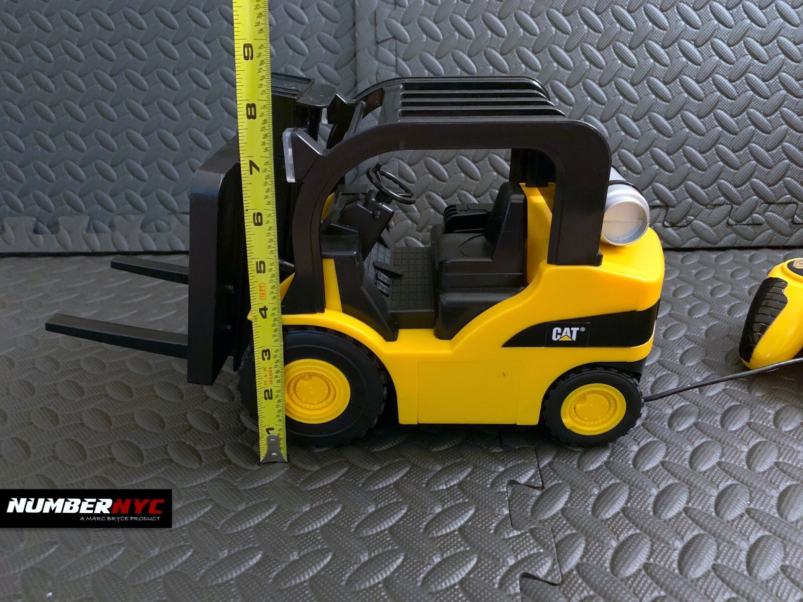 Vintage 1995 Toy State Industrial CAT Forklift CATERPILLAR Wired Remote Control