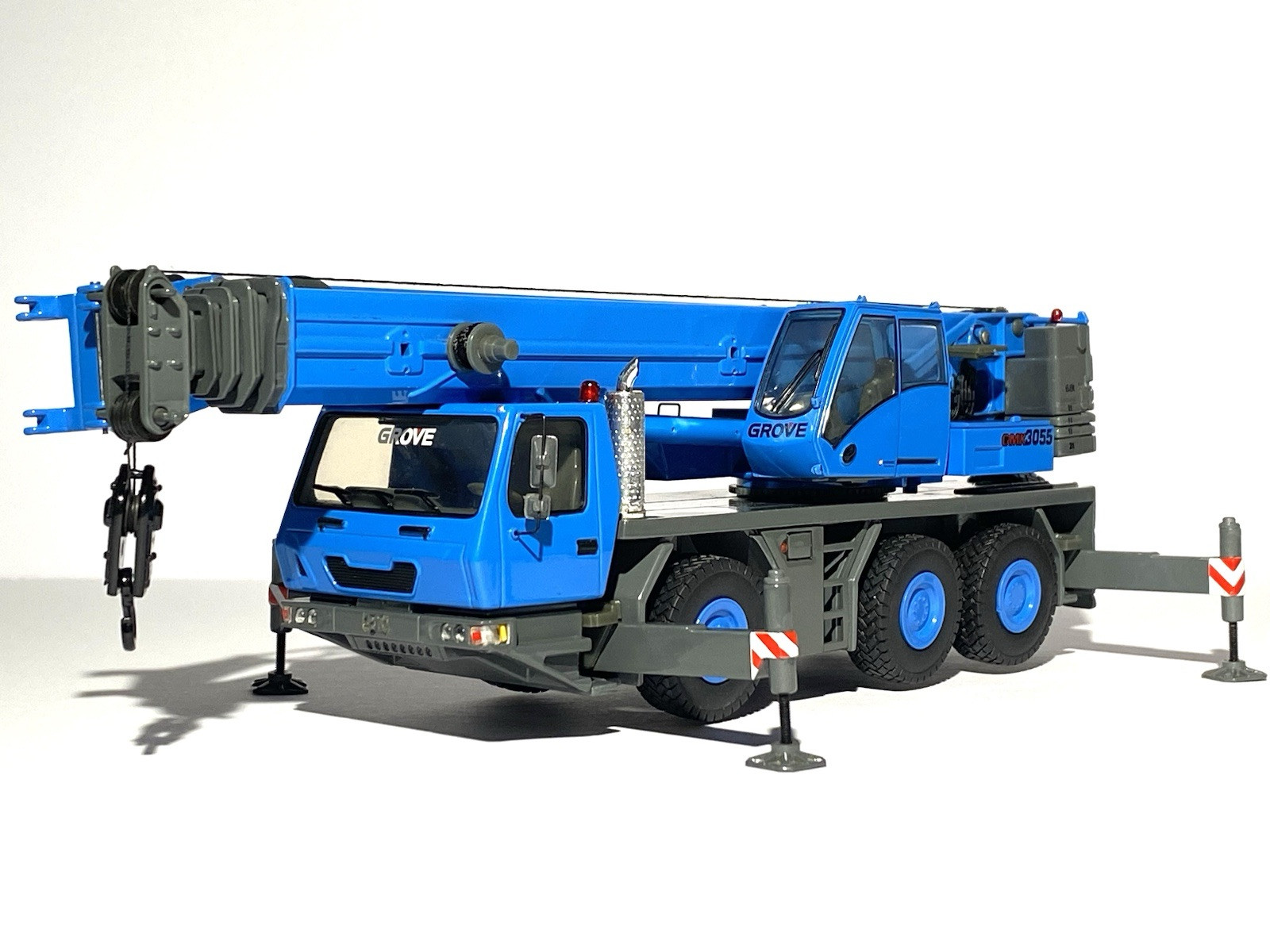 2005 Grove GMK 3055 3-Axle All-Terrain Crane – 1/50 scale diecast model TWH003