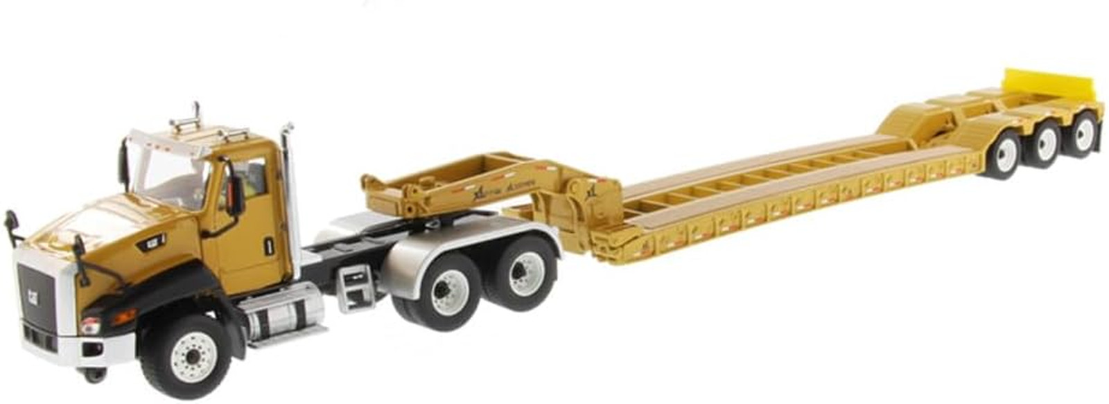 Diecast Masters Caterpillar CT660 Tractor & XL120 Trailer 1:50 Scale Model