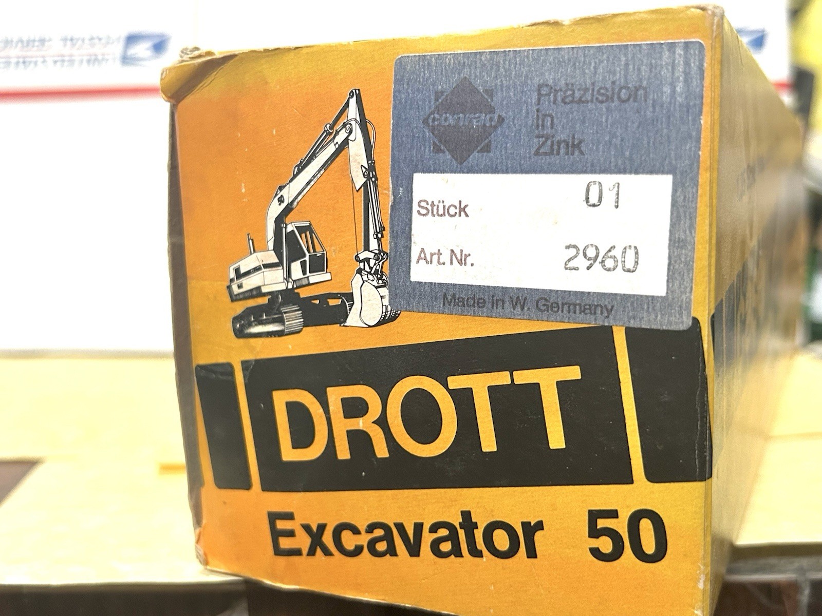Conrad 1/35 Scale Case Drott 50 Tilting Cab Excavator (Ref. #2960) w/Orig. Box!