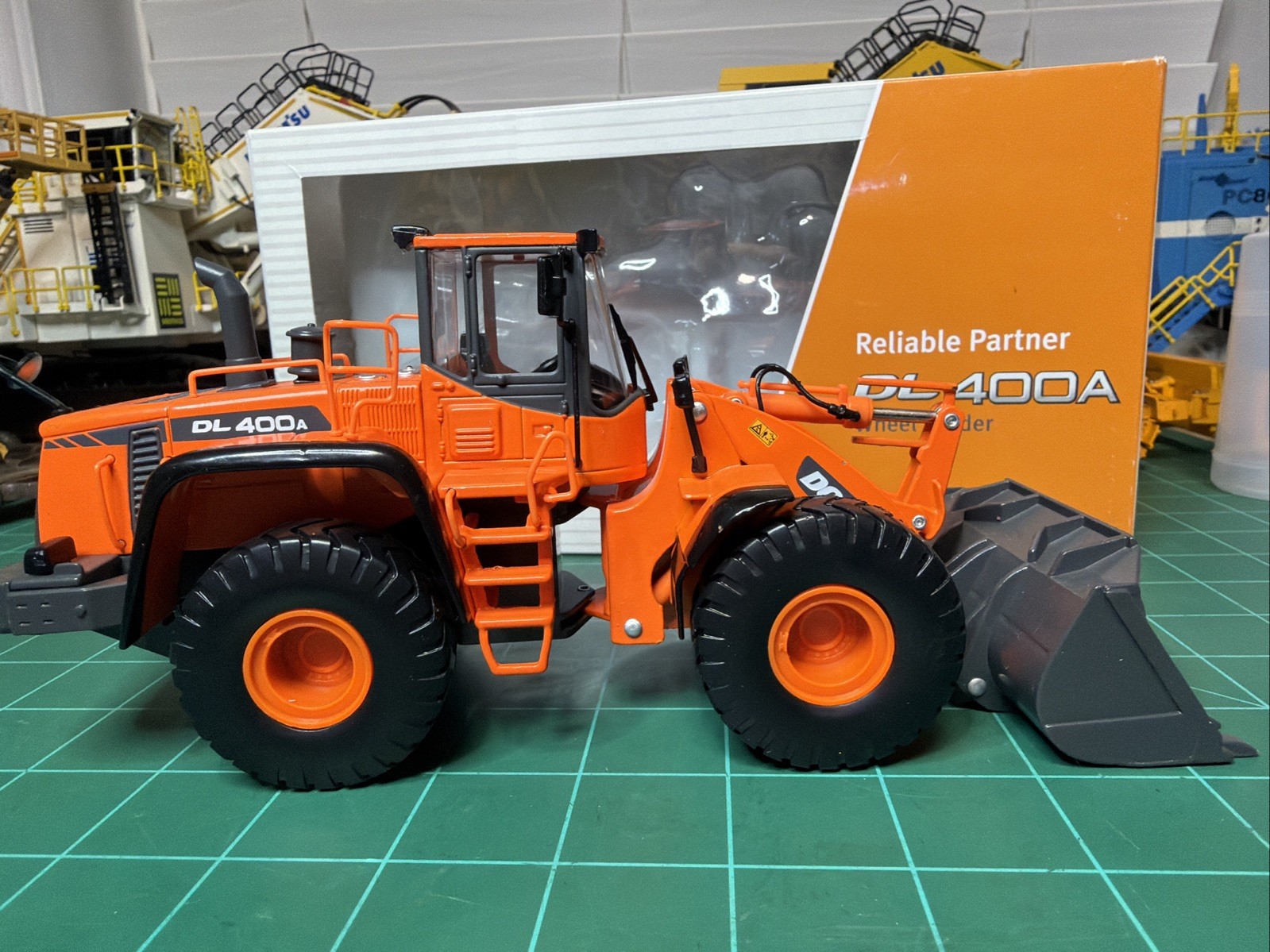 Doosan DL400A Wheel Loader Diecast