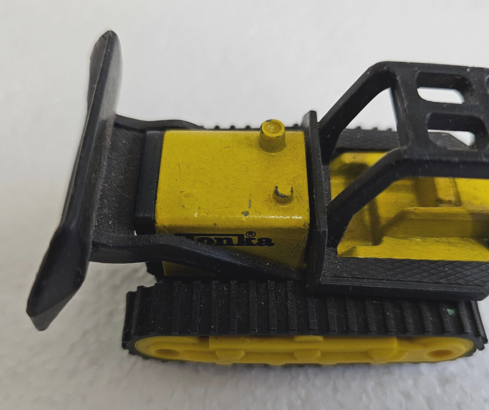 Vintage TONKA MINI BULLDOZER Manufactured in 1994 – Diecast & Plastic 3 1/4″ L