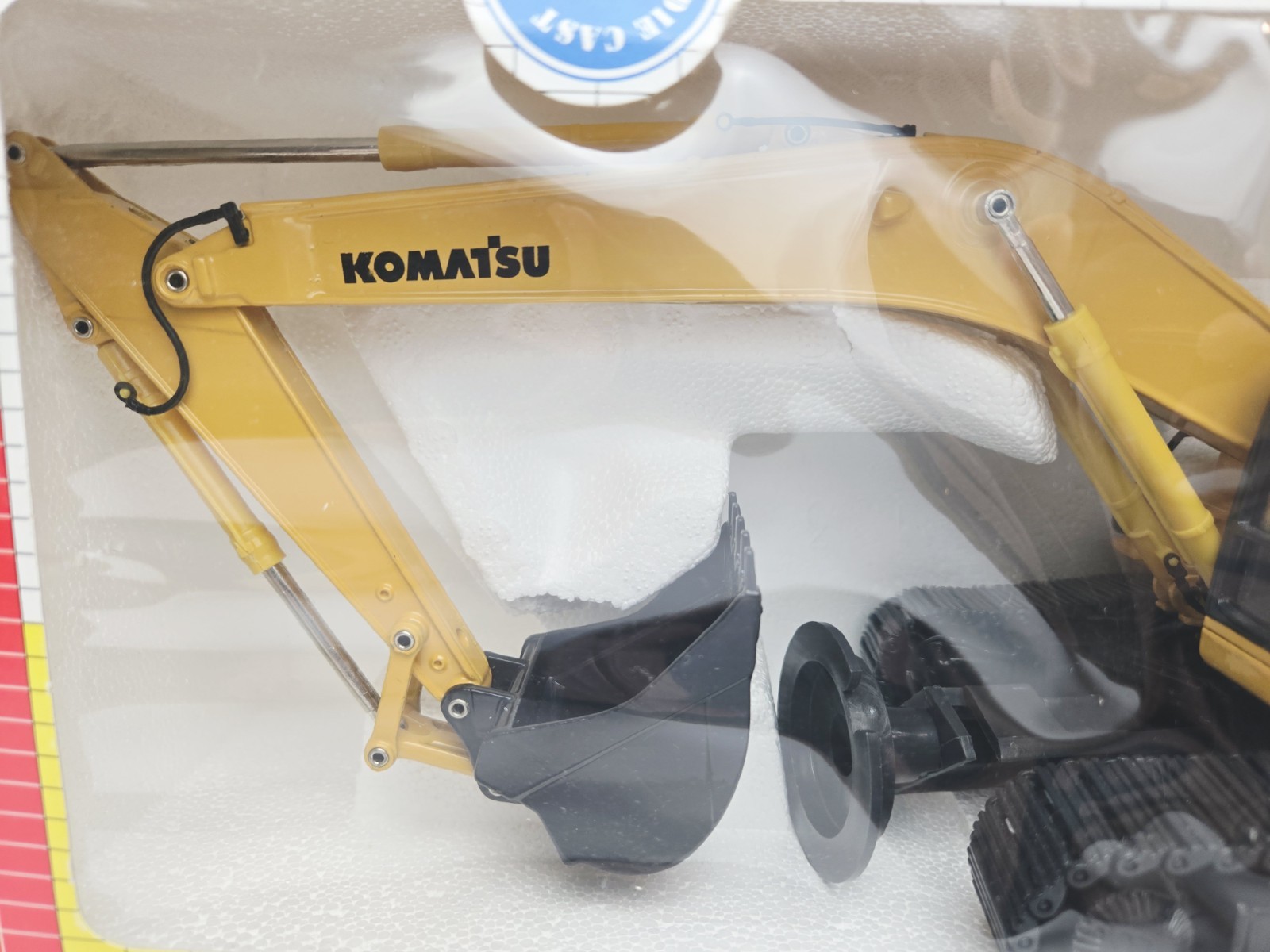 JOAL KOMATSU PC450LC-6 Diecast EXCAVATOR W/RUBBER TRACKS 1:32 SCALE N.I.B.