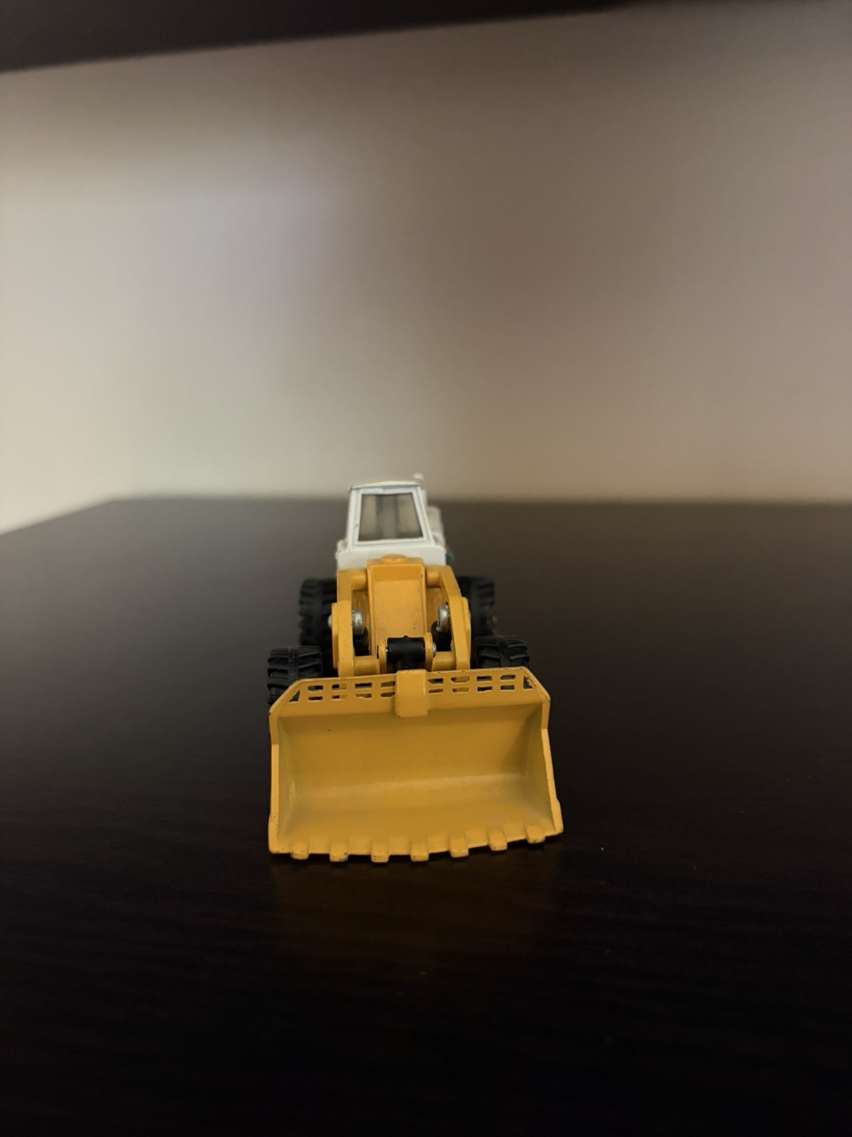 ERTL Mighty Movers International Payloader Wheel Loader 560 NO BOX*