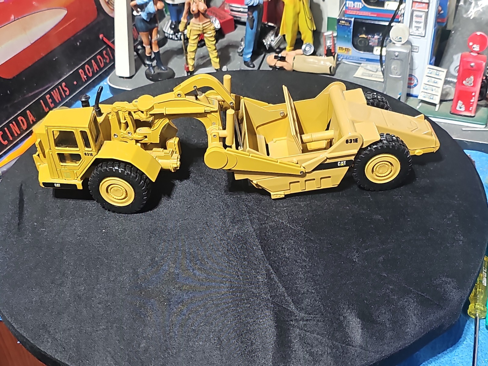 Vintage ERTL 1/50 Caterpillar Wheel Tractor SCRAPER Diecast Metal CAT 631E