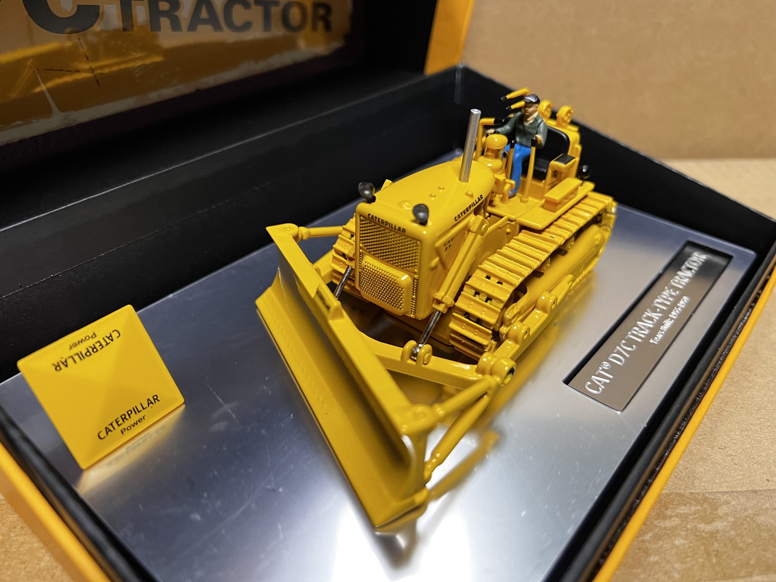 DM 1:50 CAT D7C Caterpillar tracked bulldozer alloy vehicle shovel model 85577