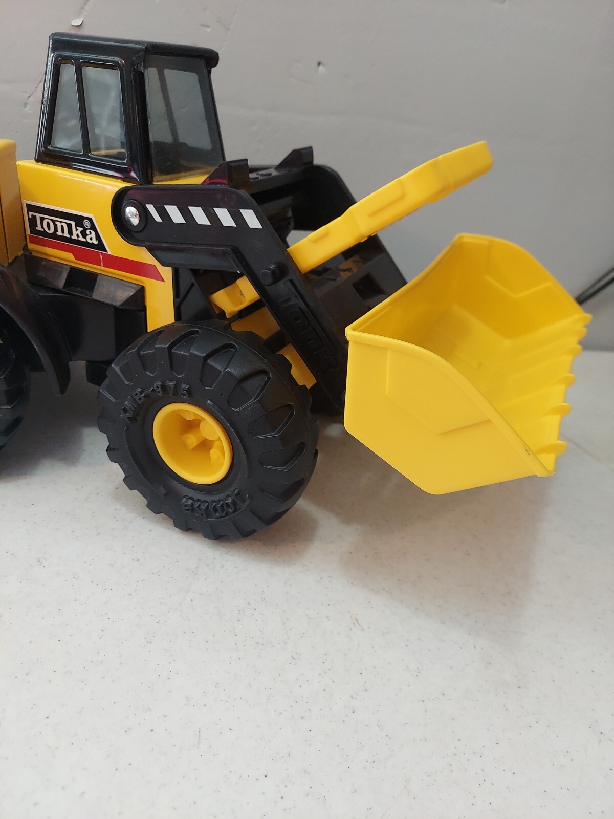 Tonka Steel Classics Front End Loader 838 slightly used