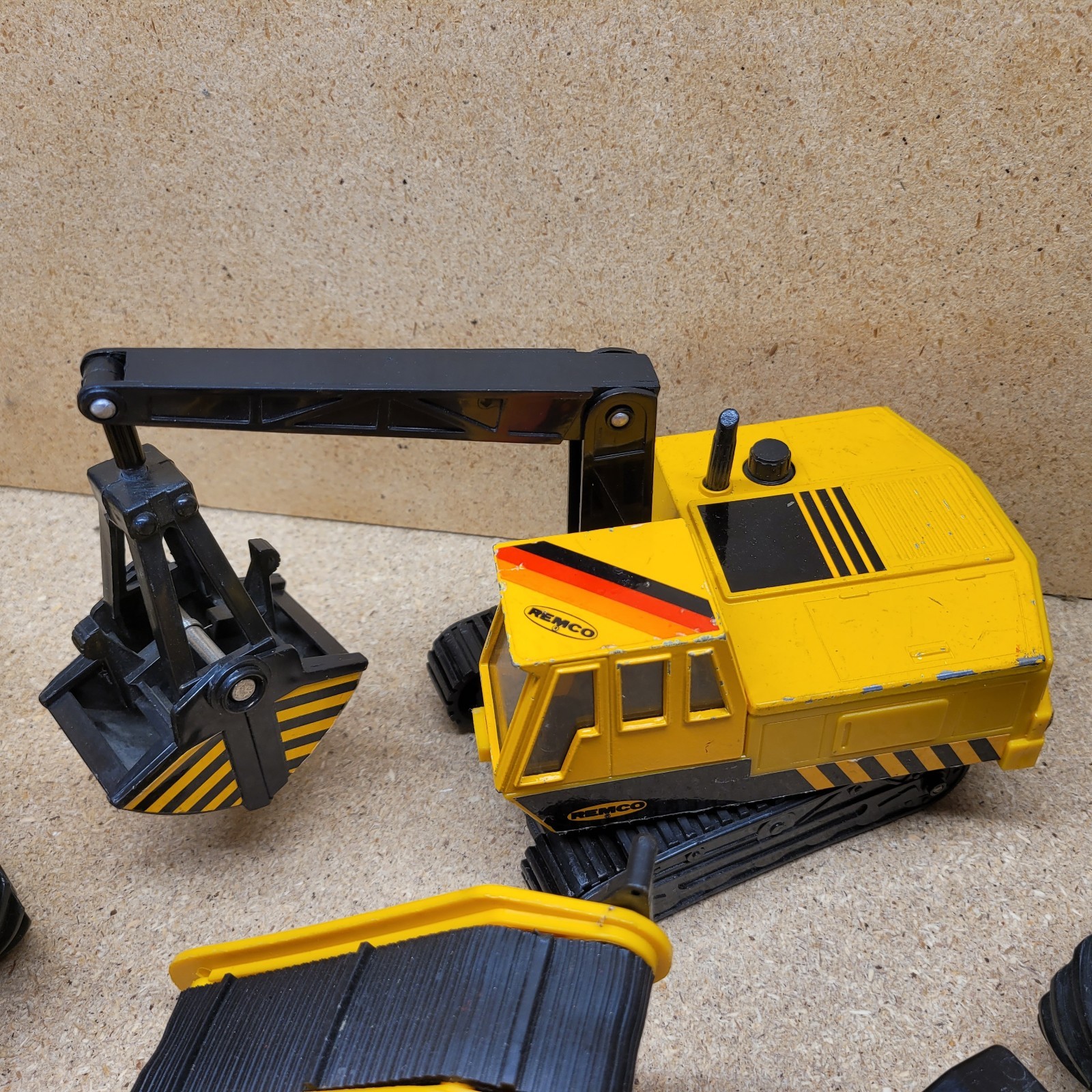 VTG Remco Construction Vehicles Lot of 7 – Late 1980s – Metal And Plastic