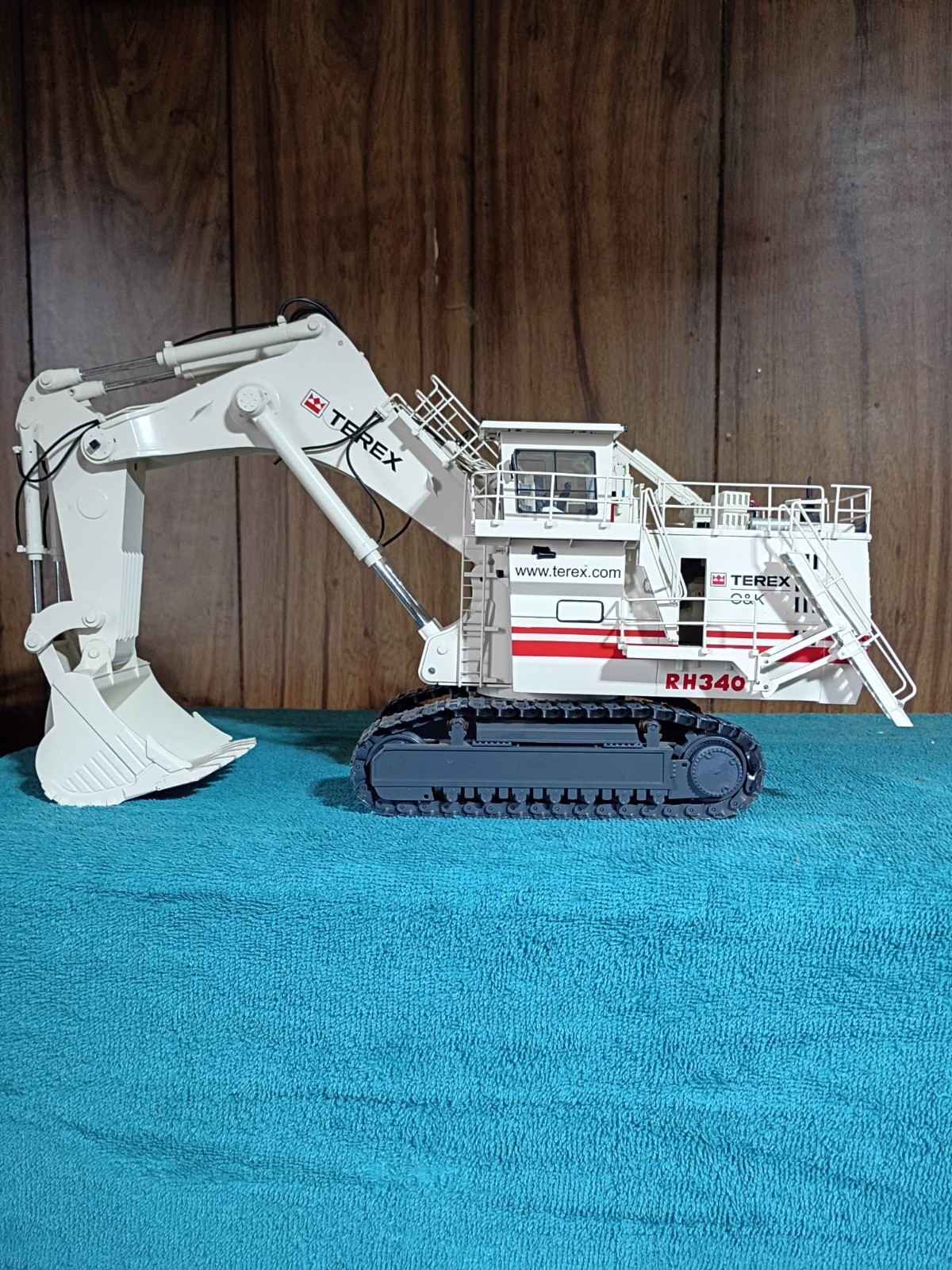 1:50 scale Rh340 Terex excavator made by Brami
