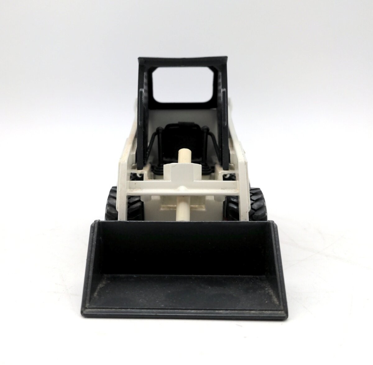 Melroe 4431 1:19 Scale Diecast Bobcat Loader Model 743 LN/Box